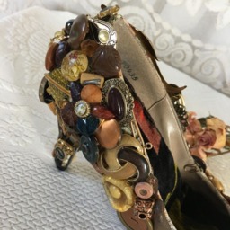 Handmade Button Jewelry High Heel Shoe. Dresser Accent To Hold Favorites. Velvet Multi Color Cushion Insert - thumbnail 2