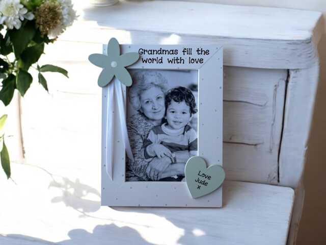 Grandmas Fill The World With Love Photo Frame Personalised Keepsake Gift For Nan Nana Granny 6x4 - image 1
