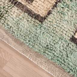 Vintage Moroccan Boujaad Rug 5x8 Ft - thumbnail 4