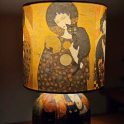 Klimt Style Lady With Black Cat Decoupage Table Lamp - thumbnail 3