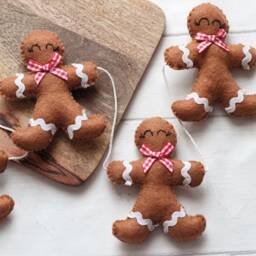 Gingerbread Man Felt Garland Handmade Christmas Ornament - thumbnail 3