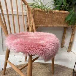Bubblegum Pink Sheepskin Seatpad, Genuine Sheepskin, Bubblegum Accessories, Furry Seat Cushion, Amazing Gift - thumbnail 3
