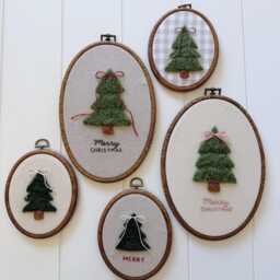 Needle Felt Christmas Tree Wall Decor - Handmade Wool Embroidery Hoop Art Cozy Farmhouse Holiday Decoration - thumbnail 2