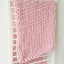Giant Pink Merino Wool Chunky Knit Blanket Luxury Bed Runner - thumbnail 3