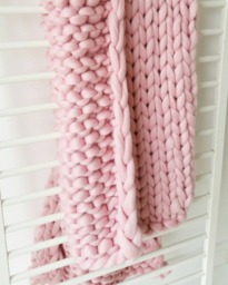 Giant Pink Merino Wool Chunky Knit Blanket Luxury Bed Runner - thumbnail 1