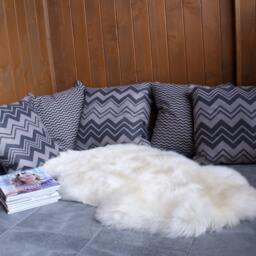 "White Sheepskin Throw Rug, Genuine Leather, Cozy Accent - 44""x 26" - thumbnail 2