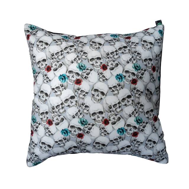 Realistic Skulls & Roses Cover This Gorgeous Cushion Cover Fits 18 - image 1