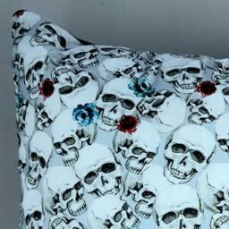 Realistic Skulls & Roses Cover This Gorgeous Cushion Cover Fits 18 - thumbnail 2