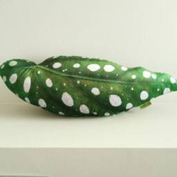 Begonia Tropical Throw Pillow For Urban Jungle Decor, Polka Dot Plant Plant Lady Gift, Green Velvet Cushion Gift Home - thumbnail 3