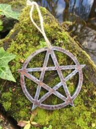 Pentacle Star Rusty Christmas Tree Decorations Pentagram Symbol Gift Rustic Wall Hanger Metal Witchcraft Presents Pagan Art 10, 20cm