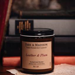 Leather & Plum Soy Candle - Luxury Wax Amber Jar Musk Man - thumbnail 2