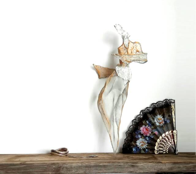 Art Deco Woman Metal Wall Art Sculpture Woman Figurine Abstract Wire Mesh Gift For Her Mom Mother Day Wedding Gift - image 1