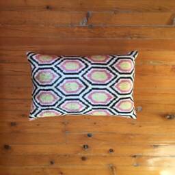 Honeycomb Velvet Ikat Pillow - Silk Handwoven Uzbek Pillow Cover For Lumbar Pillows - thumbnail 3