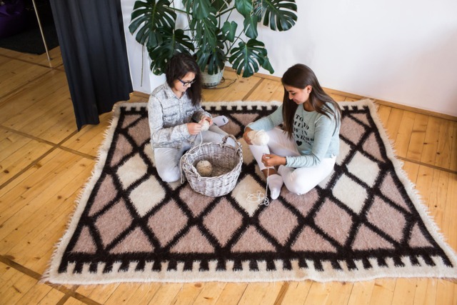 Living Room Net Rug Diamonds Pattern Wool Carpet - image 1