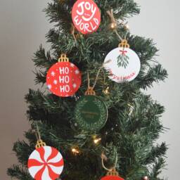 Personalized Hand Painted Wreath Wooden Christmas Ornament Customize This - thumbnail 4