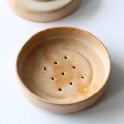 Handcrafted Ceramic Soap Dish Draining Pottery Holder - thumbnail 4