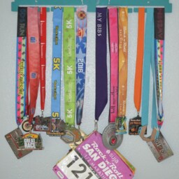 Bib Holder, Running Gifts, Bibs, Bib Marathon, 5K, 13.1, 26.2, Medal Hanger - thumbnail 2