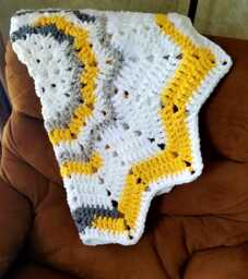 Chunky Baby Blanket, Plush Shower Gift, Soft Lap Blanket, Lapghan, Star Shaped Throw, Striped - thumbnail 1