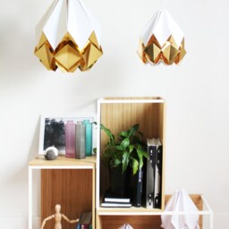 Last Items - Origami Lampshade in White & Gold Paper, Large Size - thumbnail 2