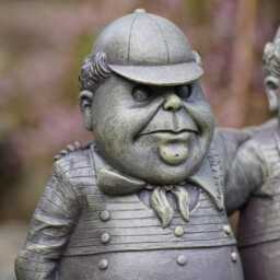 Tweedledee & Tweedledum Resin Statue - Alice in Wonderland Sculpture Outdoor Garden Decor Large Ornament - thumbnail 2