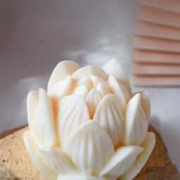 Lotus Candle, Handcrafted Eco-Friendly Soy & Beeswax Sculptural Candle For Home Decor - thumbnail 3