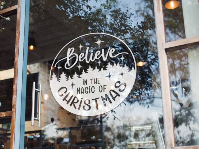 Believe in The Magic Of Christmas Sticker For Windows Xmas Shop Display Window Decal Home Decoration - image 1