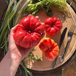 Handmade Heirloom Tomato Candle Farmhouse Table Decoration - thumbnail 3