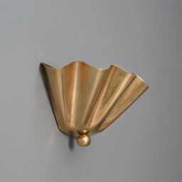 Mid-Century Modern Brass Wall Sconce - Scalloped Ruffle Shade Vanity Light Vintage Art Deco Lamp - thumbnail 2