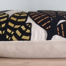 Designers Guild Tanjore Natural & Omega Velvet Cushion Cover 35x55 cm - thumbnail 2