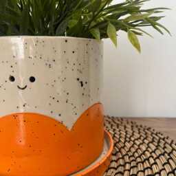 Handmade Happy Face Ceramic Plant Pot With Tray - Large - Orange Scallop Design - thumbnail 4
