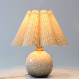 Duzy Handmade High Quality Khaki Stripes Fabric & Acrylic Pleated Decoration Creative Table Lamp, 110-240V/50-60Hz, Using Worldwide