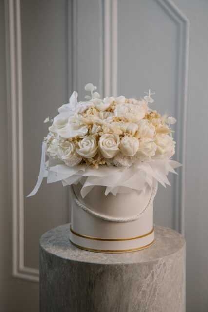 Scented Soy Wax Candle Bouquet Floral Arrangement Gift - image 1