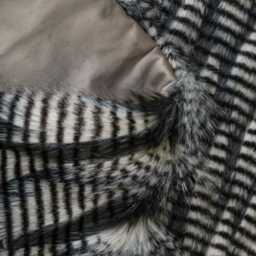 Black Faux Fur Pheasant Feather Pattern Blanket 240 X 65 cm - thumbnail 3