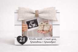 Pregnancy Countdown Frame Gift Idea For Grandma & Grandpa Weeks Until I Meet You Baby Announcement Photo - thumbnail 1