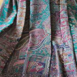 Luxury Boiled Pure Merino Wool Reversible Sofa Or Bed Throws For Ultimate Comfort & Style - Classic Indian Floral Paisley in Green & Red - thumbnail 2