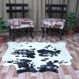Chic Medium Cowhide Rug - Black & White Hair-On Leather For Sophisticated Spaces - thumbnail 4