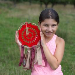 Crochet Dreamcatcher in Red Colour, Linen & Burlap Ribbons, Framed Dreamcatcher, Wall Decoration, Boho Decor - thumbnail 2