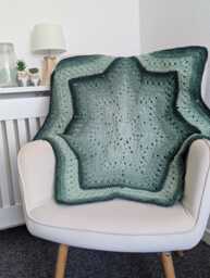 Green Ombre Star Crochet Blanket, Soft Acrylic Baby Throw, Cozy Nursery Accent