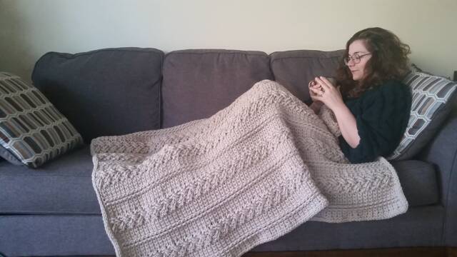 Chunky Braided Cabled Blanket - image 1