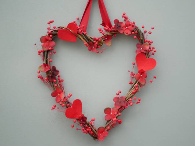 Valentine Day Wreath Gift Front Door Mothers Heart Shape Wicker Handmade Natural Red - image 1