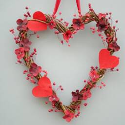 Valentine Day Wreath Gift Front Door Mothers Heart Shape Wicker Handmade Natural Red - thumbnail 2