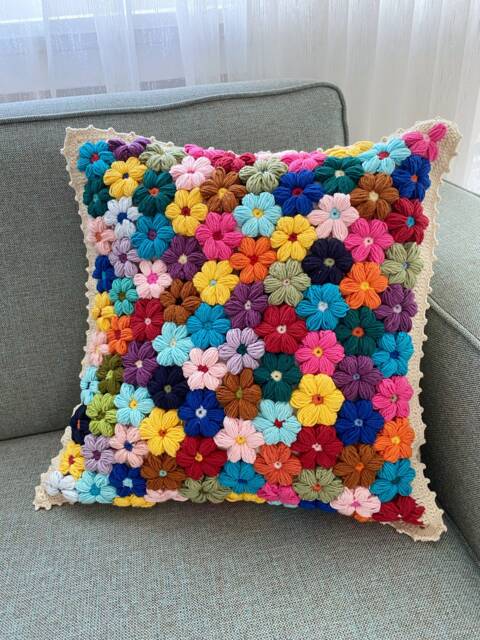 Chunky Daisy Crochet Cushion Cover, Hand Knit Flower Pillowcase, Fun Throw Pillow, Home Decor, Modern Floral Sofa Pillow, Custom Design Gift - image 1