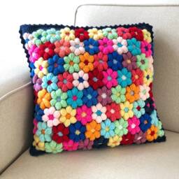 Chunky Daisy Crochet Cushion Cover, Hand Knit Flower Pillowcase, Fun Throw Pillow, Home Decor, Modern Floral Sofa Pillow, Custom Design Gift - thumbnail 2