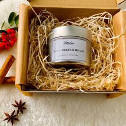 Gingerbread Scented Vegan Soy Wax Candle Gift Box, Warm Cosy Christmas Candles, Gingerbread House, Eco, Recyclable & Handmade - thumbnail 3