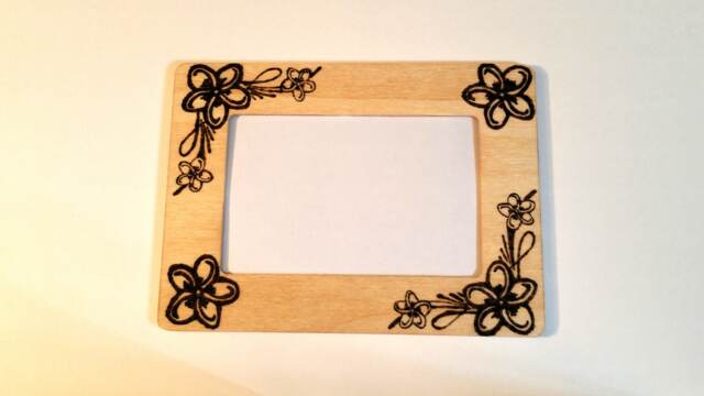 Flowers Woodburnt Picture Frame 4x6 - image 1