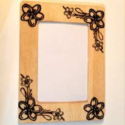 Flowers Woodburnt Picture Frame 4x6 - thumbnail 2