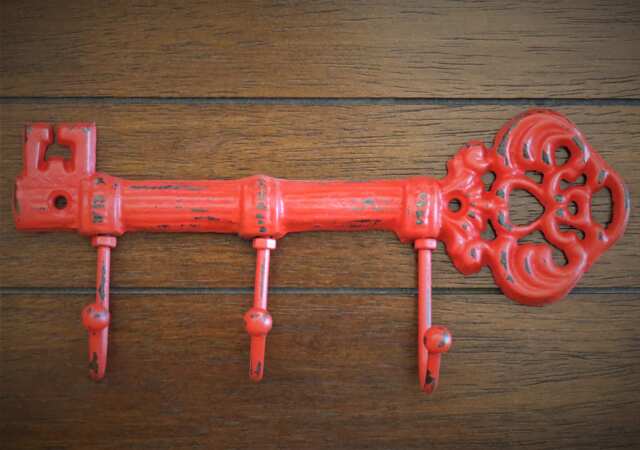 Cast Iron Skeleton Key Holder, Apple Red Distressed Wall Hook - image 1