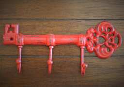 Cast Iron Skeleton Key Holder, Apple Red Distressed Wall Hook - thumbnail 1