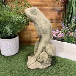 Stone Garden Cute Tall Frog With Umbrella Statue Ornament - thumbnail 4