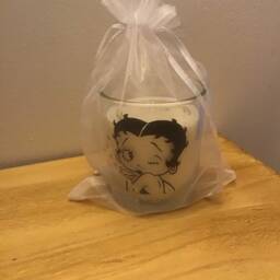 Betty Boop Linen Scented Candle, Birthday, Party, Many Colours, Free Gift Messaging Service & Gift Bag - thumbnail 3